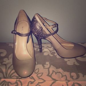 NEVER WORN Nine West color block heels